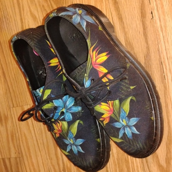 Dr Martens Lester Black w/Hawaiian Floral Lace Up Oxford Shoes Gum Lug Sole 4Y - Picture 2 of 4